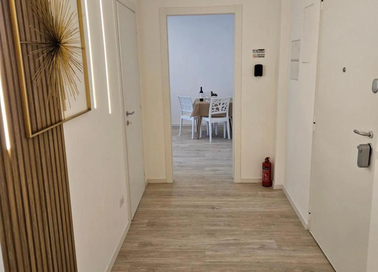 Nicolhouse 20 Hotel Bari 0*,  Italy