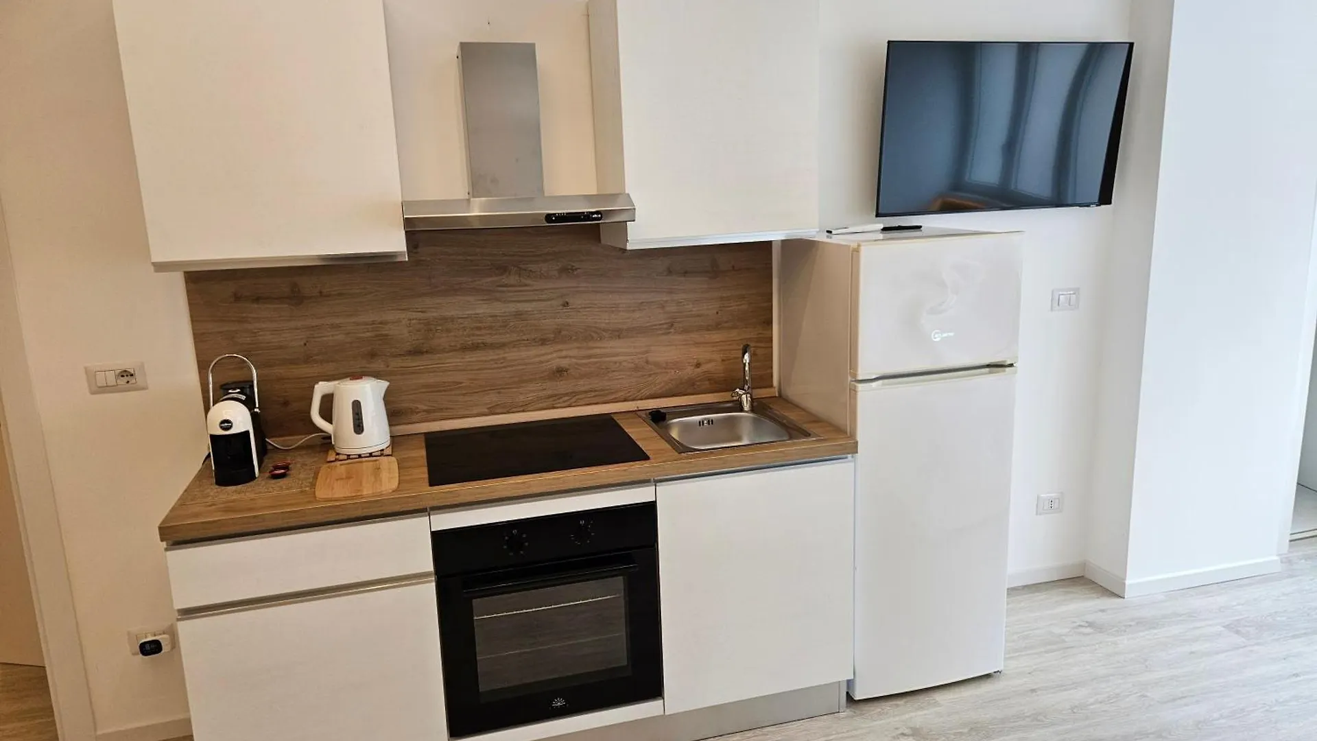 Nicolhouse 20 Hotel Bari 0*,  Olaszország